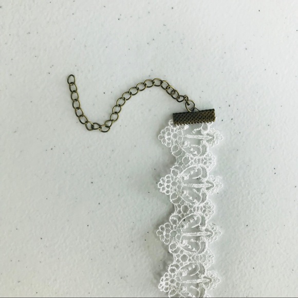C21 | Boho White Lace Chic Choker Necklace - Picture 4 of 7
